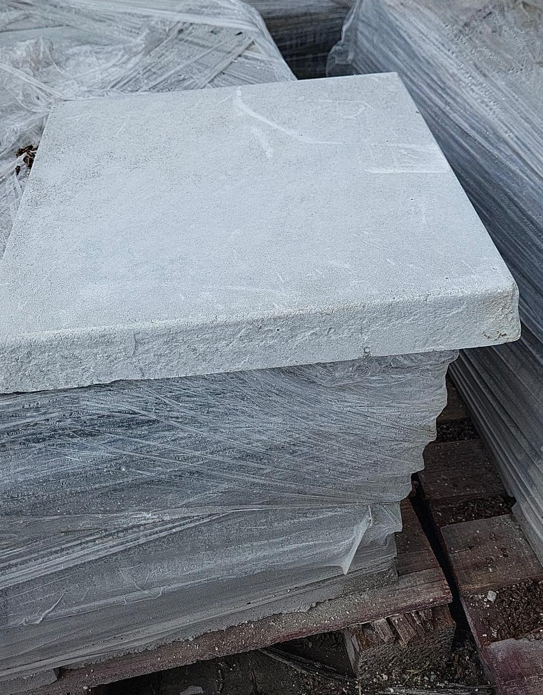 Concrete pavers 24 x 24"