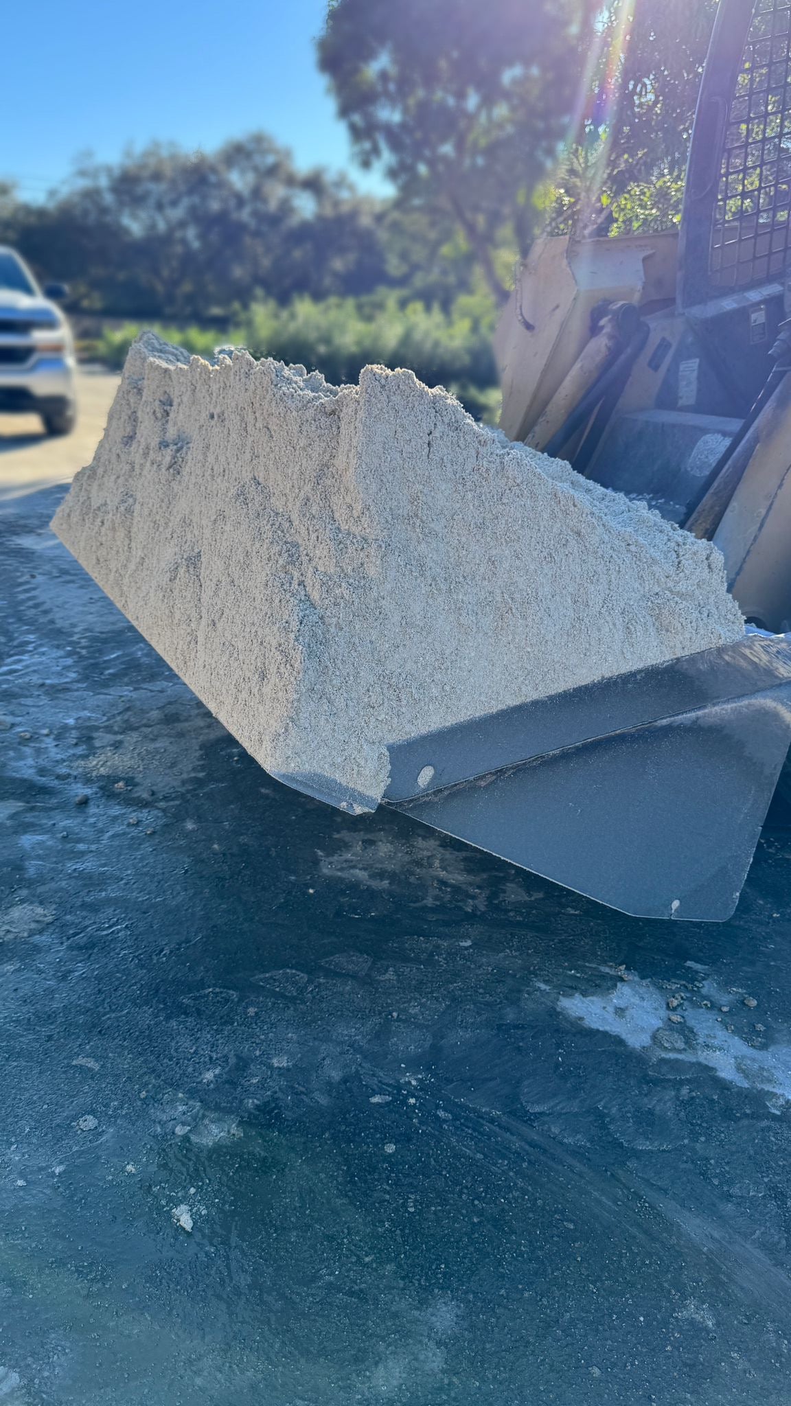 Pavers base sand is a fine aggregate material ideal for a range of construction and landscaping applications. This high-quality sand is precisely screened to ensure uniform particle size, making it the perfect choice for mixing with cement, leveling, and providing a stable base for pavers and other hardscape projects.