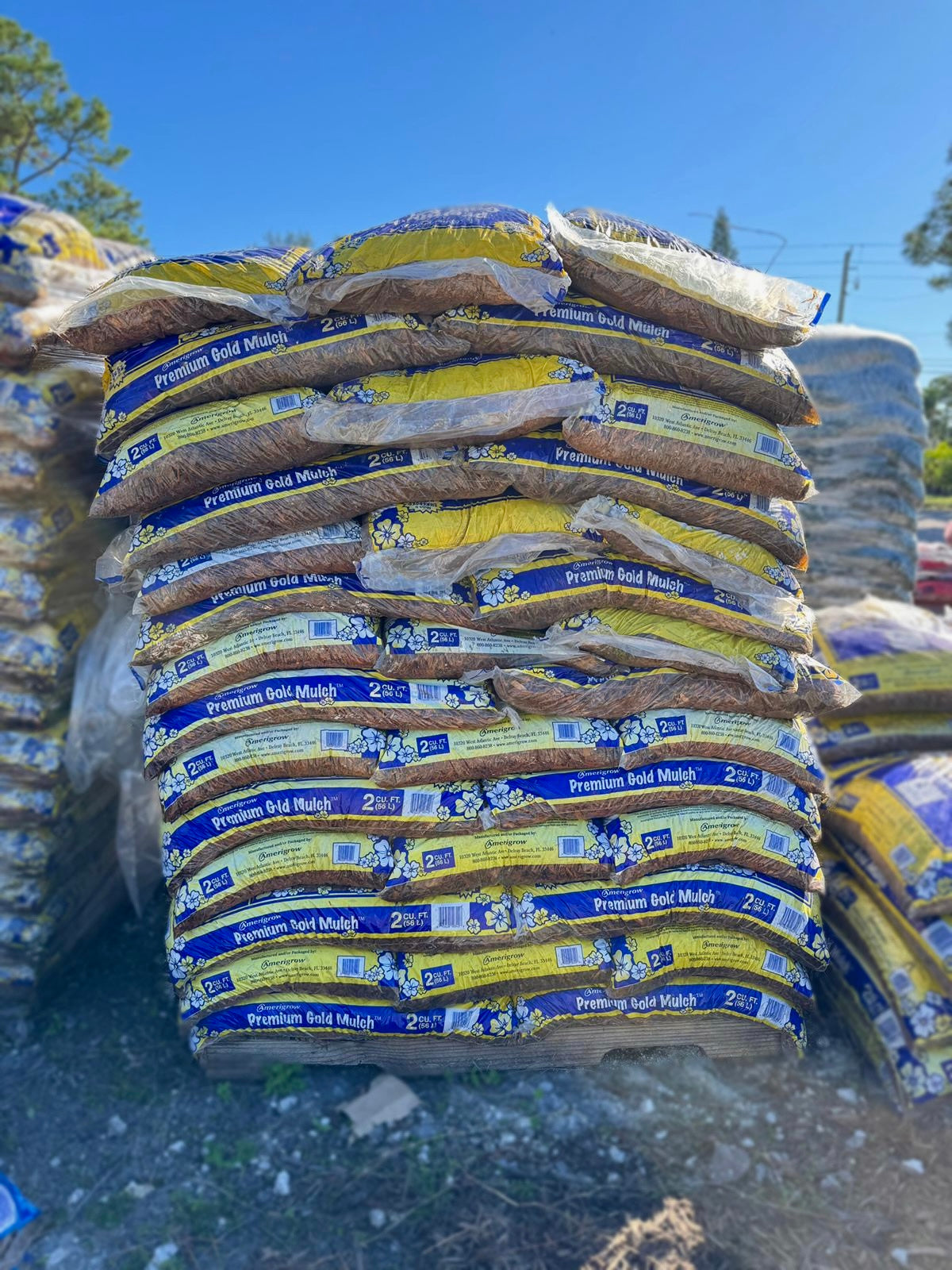 This mulch features a bright gold color that adds a cheerful, sunny look to any outdoor space, made from 100% organic wood. Perfect for flower beds, walkways, and around trees and shrubs, it retains moisture to reduce the need for frequent watering, enhances curb appeal with its natural color contrast, insulates plant roots to protect them from extreme temperatures, and helps control soil erosion on sloped areas. 
