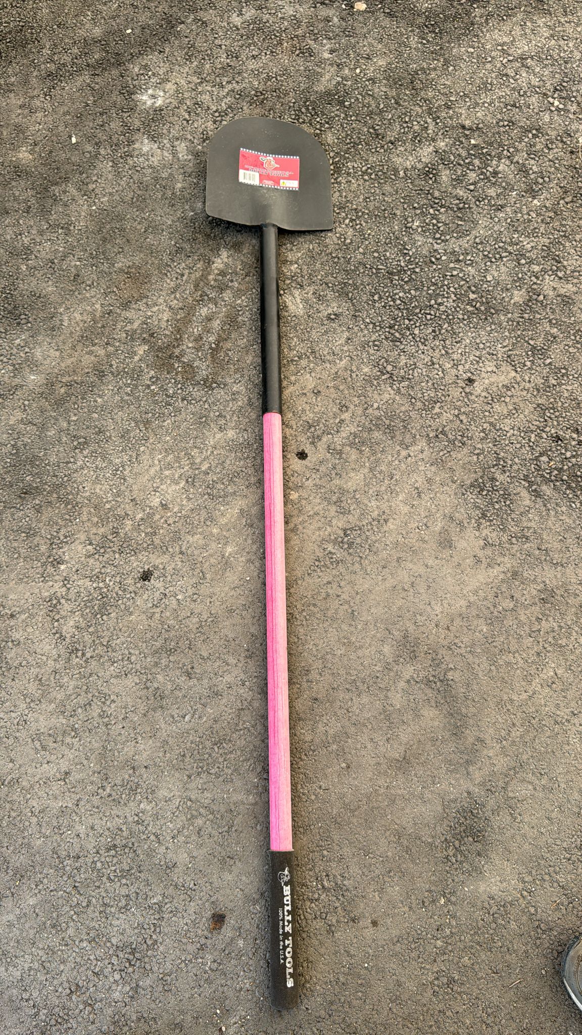 Bully Round Point Shovel Take on tough digging tasks with the Bully Round Point Shovel. Built with durable steel and a sturdy fiberglass handle, this shovel is designed for strength and comfort, making it ideal for heavy-duty gardening and landscaping projects.